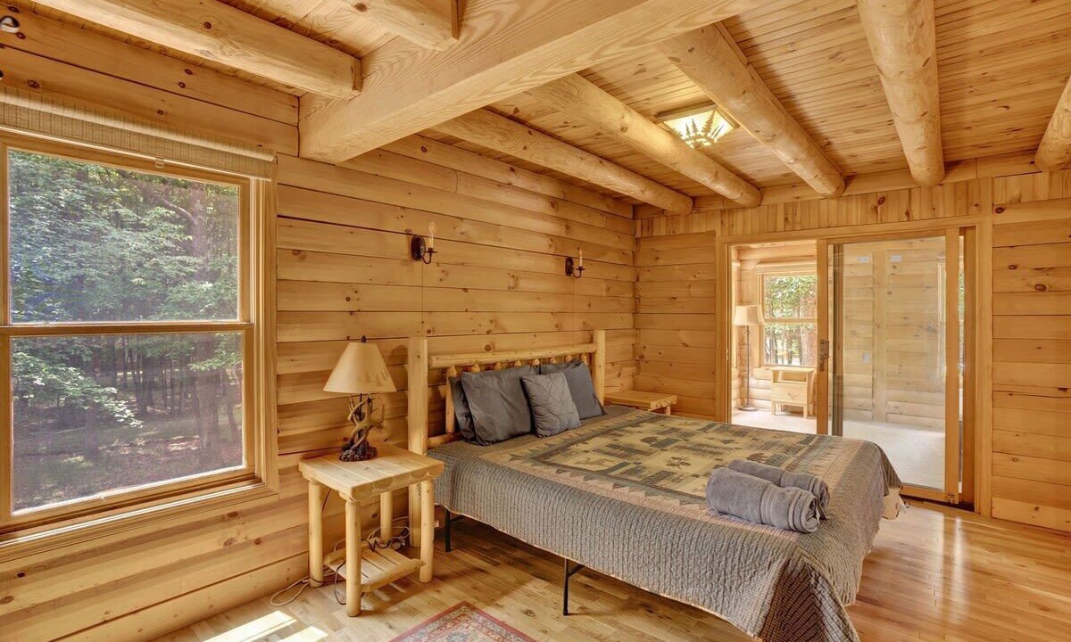 Photo of Bedroom in Briar Crest Woods