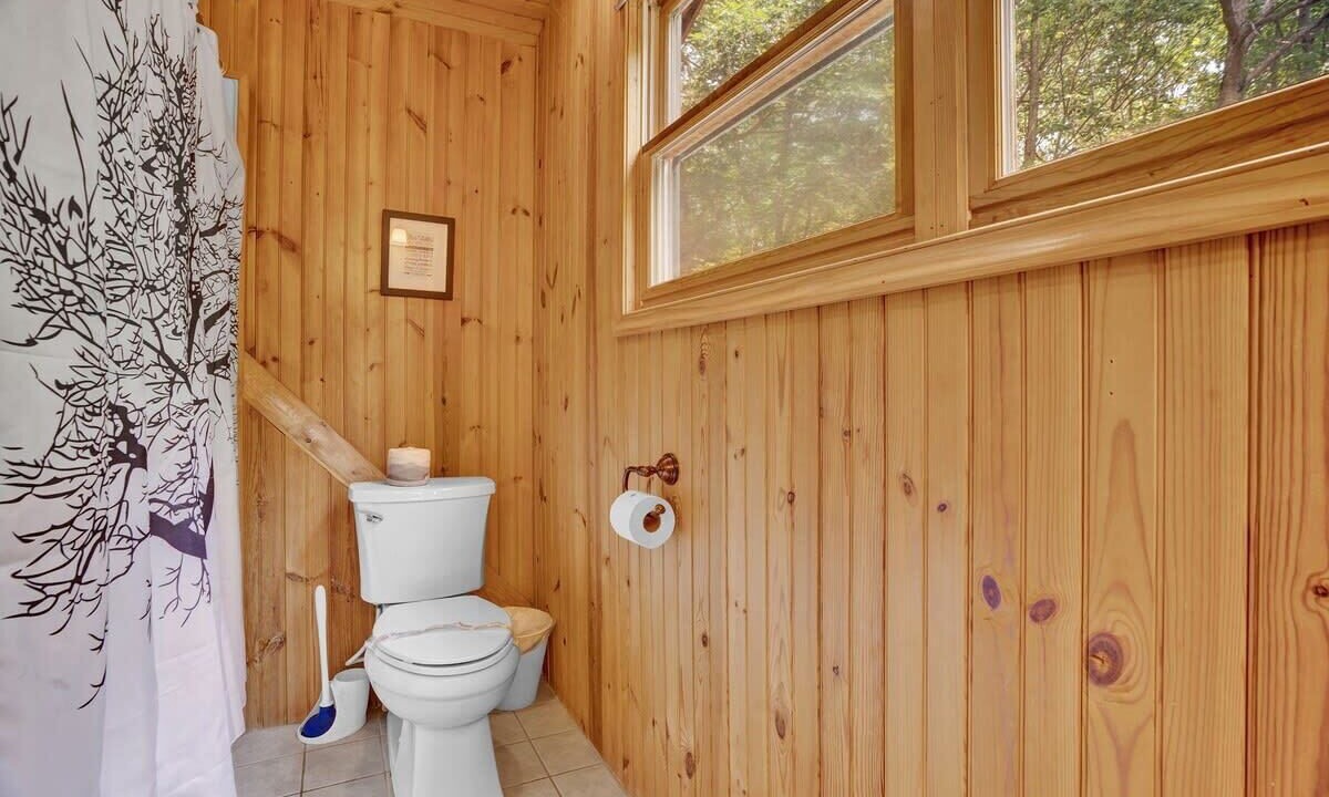 Photo of Bathroom in Briar Crest Woods