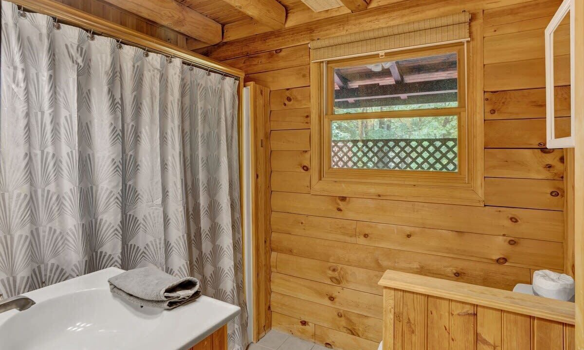 Photo of Bathroom in Briar Crest Woods