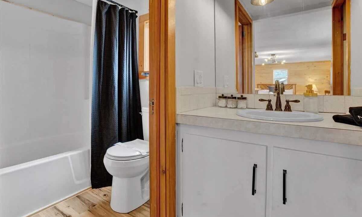 Photo of Bathroom in Canadensis