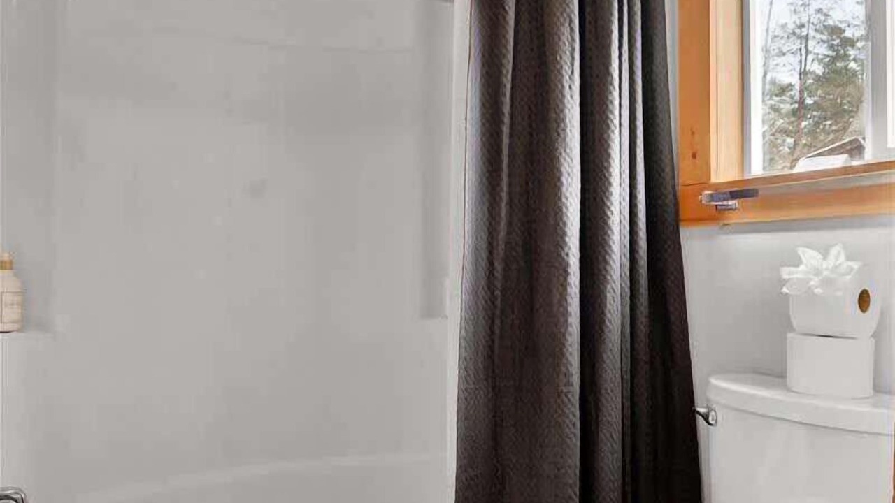 Photo of Bathroom in Canadensis