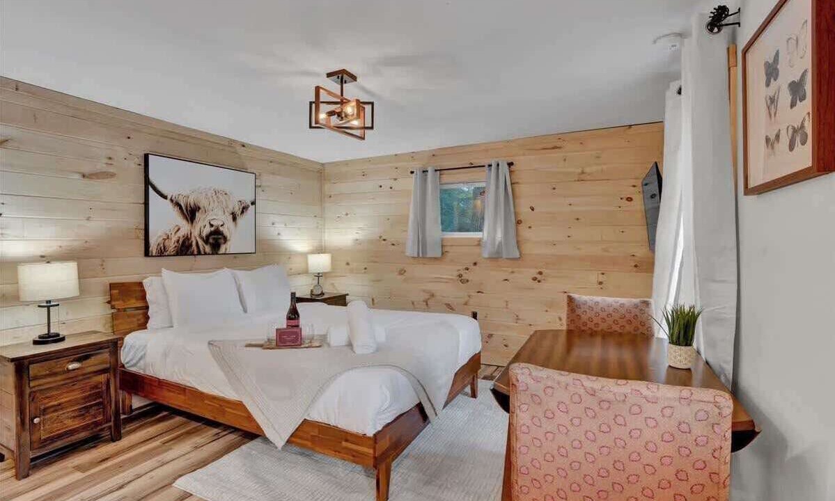 Photo of Bedroom in Canadensis