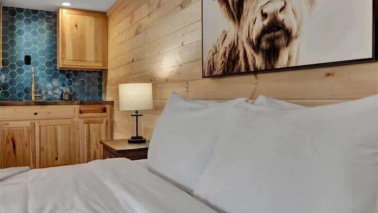 Photo of Bedroom in Canadensis