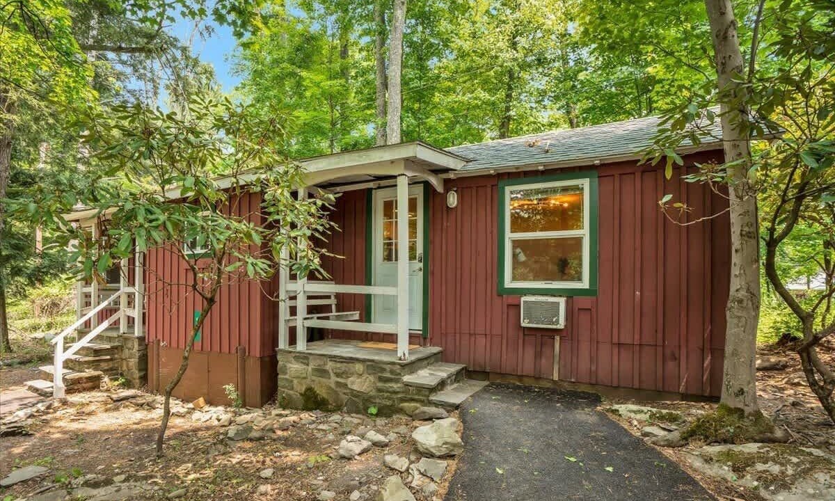 Photo of Outdoor in Canadensis