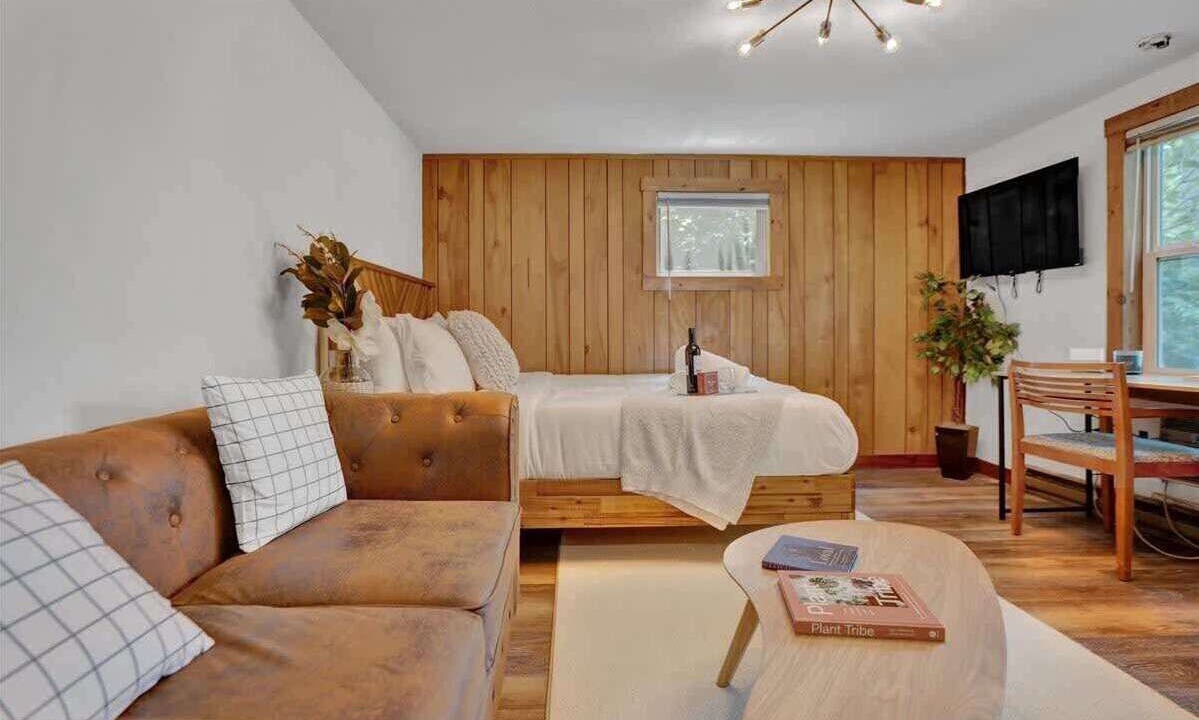 Photo of Bedroom in Canadensis