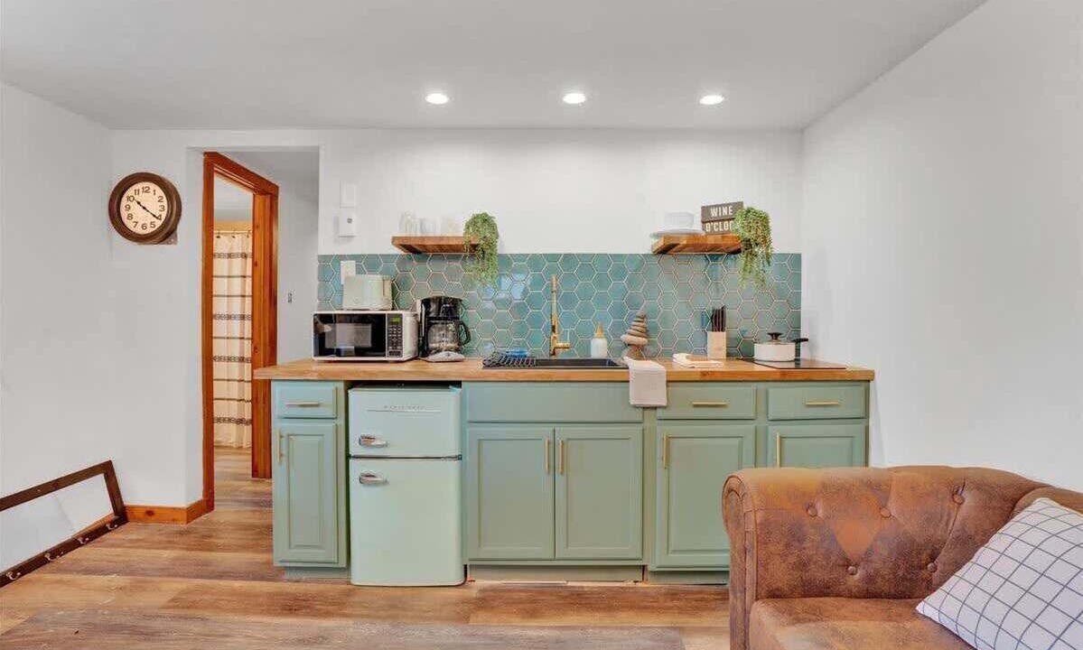 Photo of Others in Canadensis