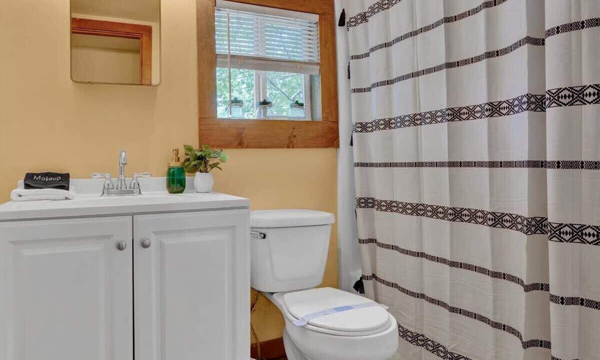 Photo of Bathroom in Canadensis