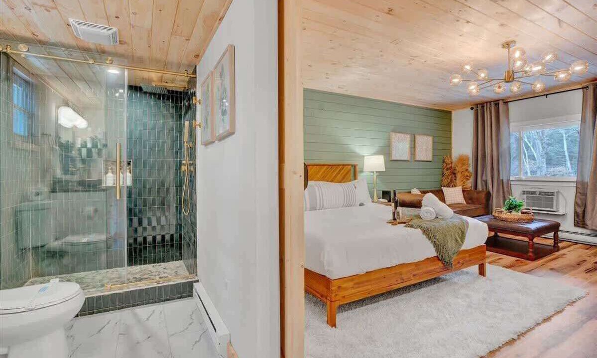 Photo of Bathroom in Canadensis