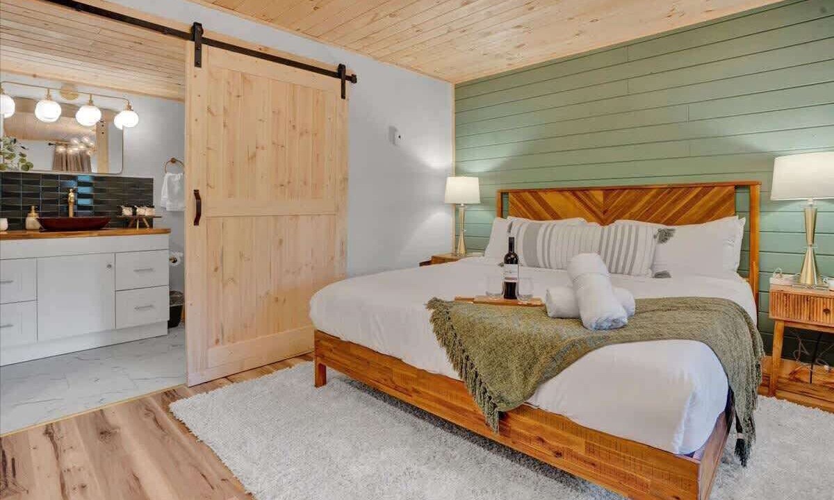 Photo of Bedroom in Canadensis