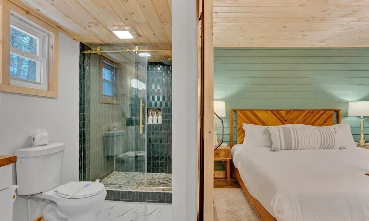 Photo of Bathroom in Canadensis