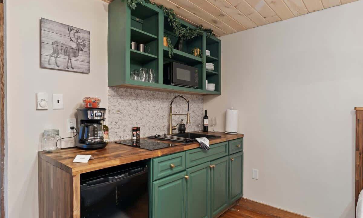 Photo of Kitchen in Canadensis