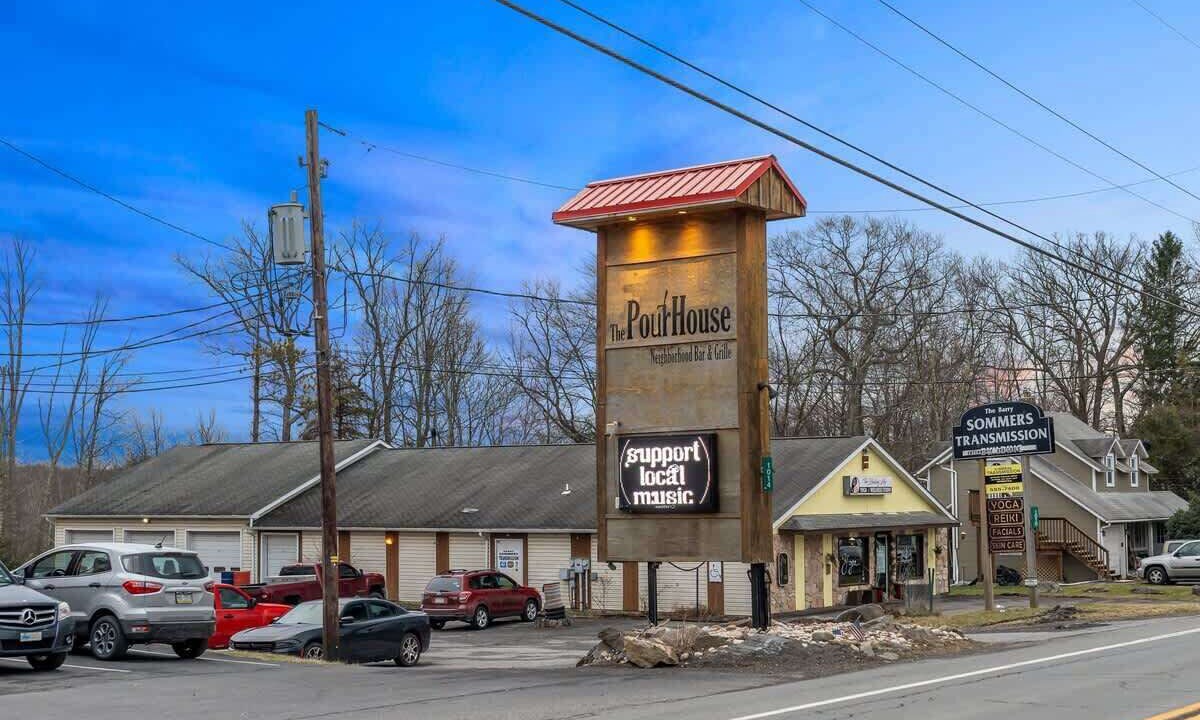 Photo of Others in Canadensis