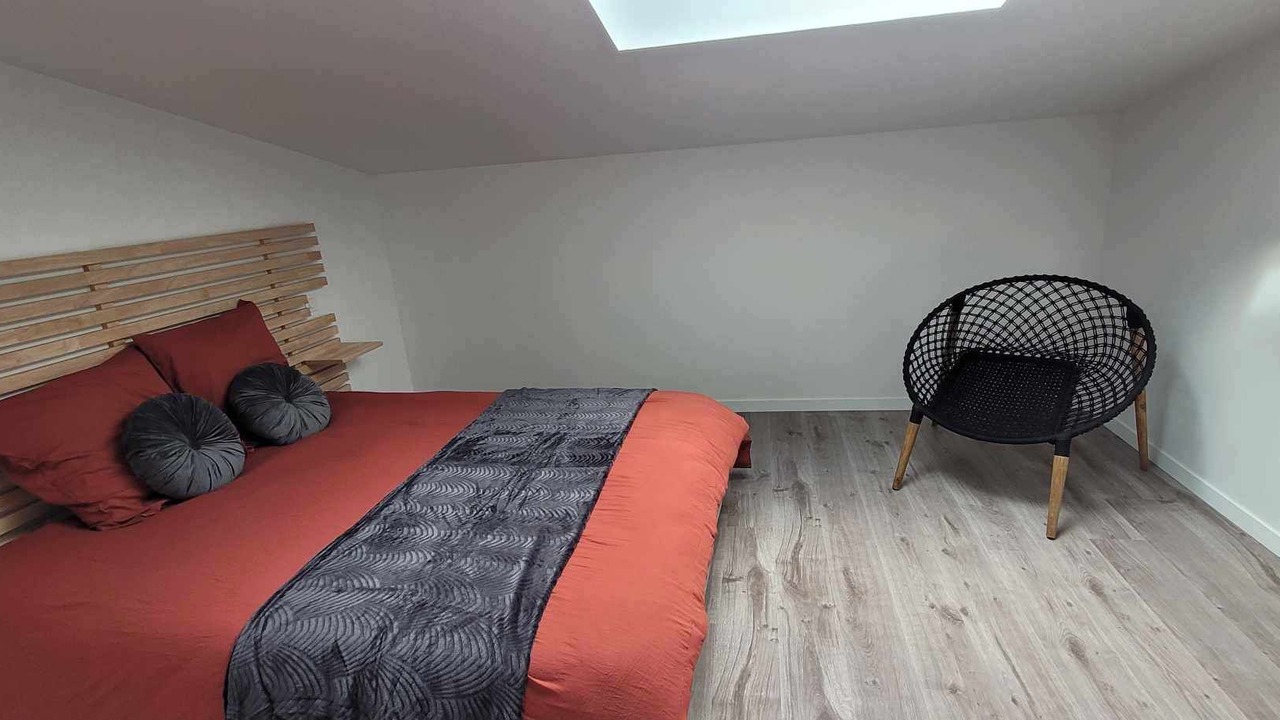 Photo of Bedroom in Peaule