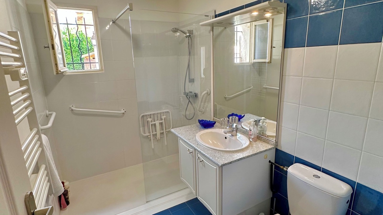 Photo of Bathroom in Gassin