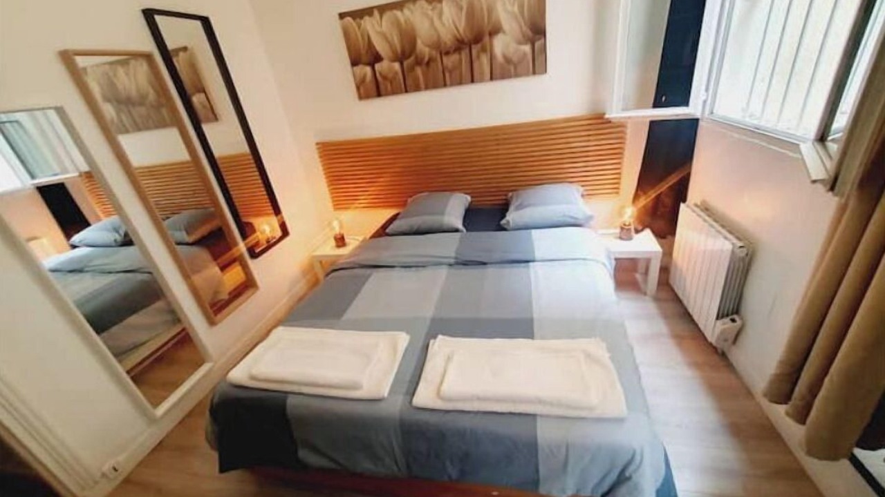 Photo of Bedroom in Clichy