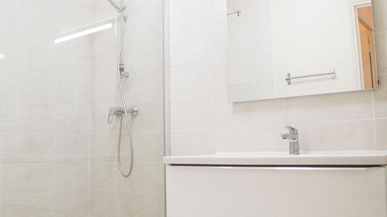 Photo of Bathroom in Downtown Angers