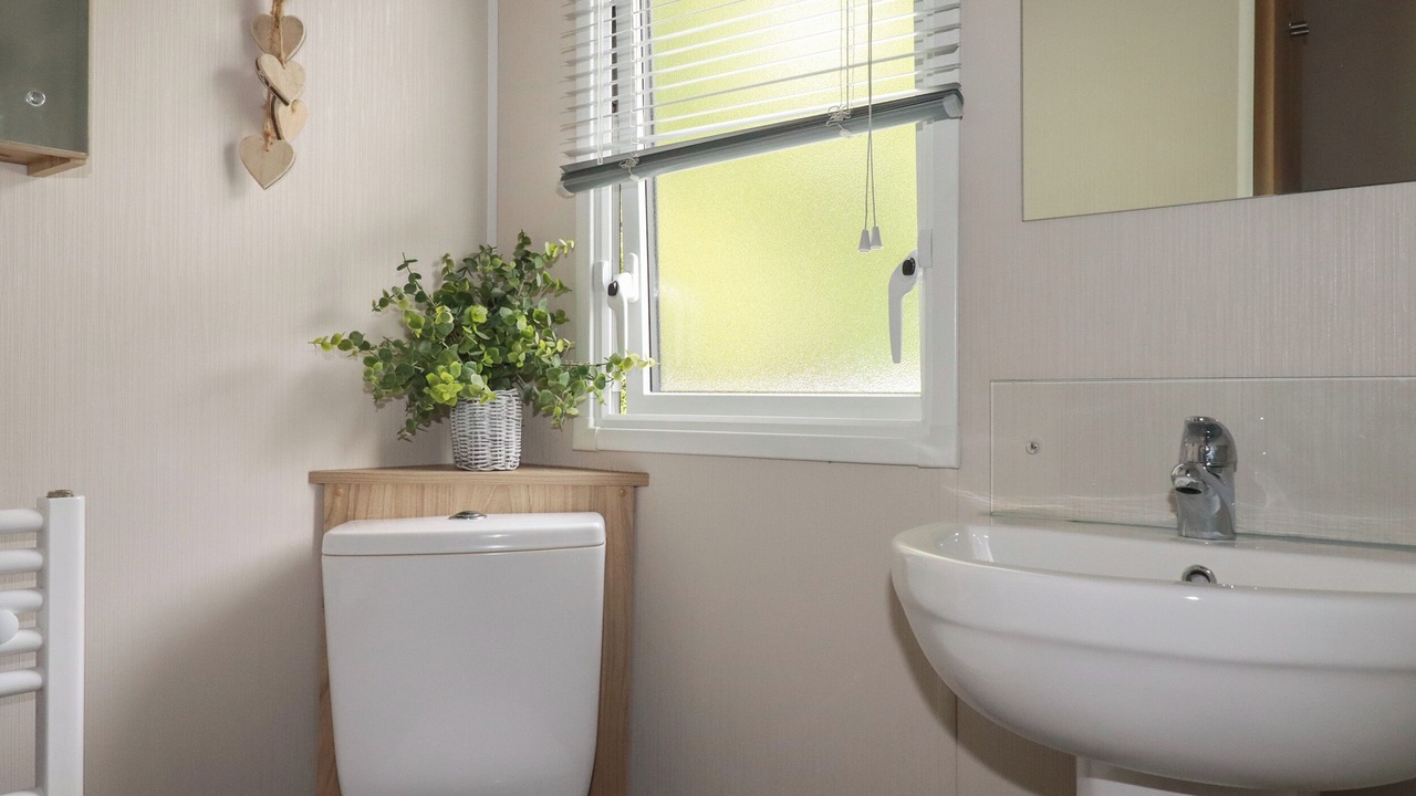 Photo of Bathroom in Crantock