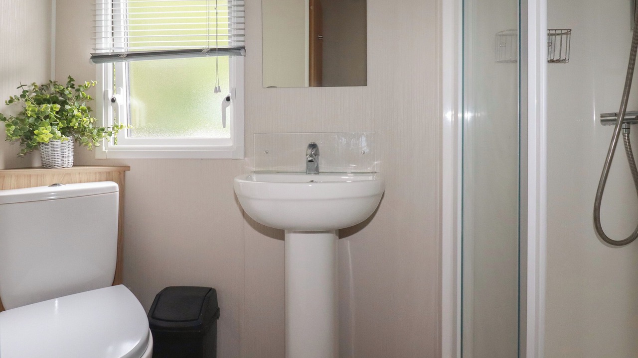 Photo of Bathroom in Crantock