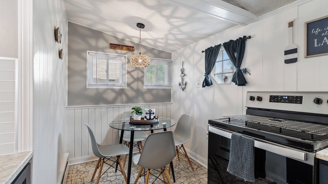 Photo of Kitchen in Portage Lakes