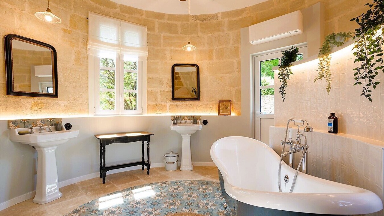 Photo of Bathroom in Vouvray