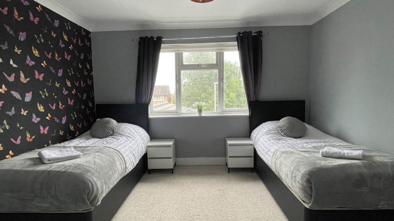 Photo of Others in Luton