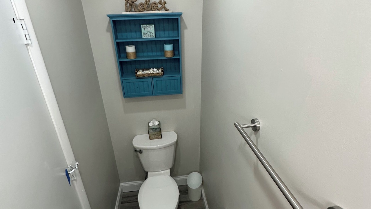 Photo of Bathroom in Pine Knoll Shores