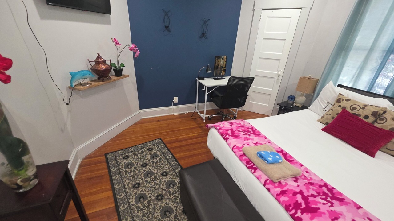 Photo of Bedroom in Center