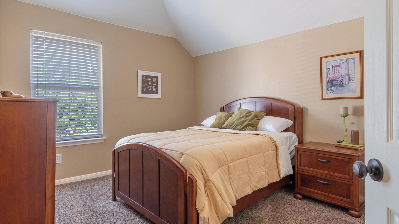 Photo of Bedroom in Manor