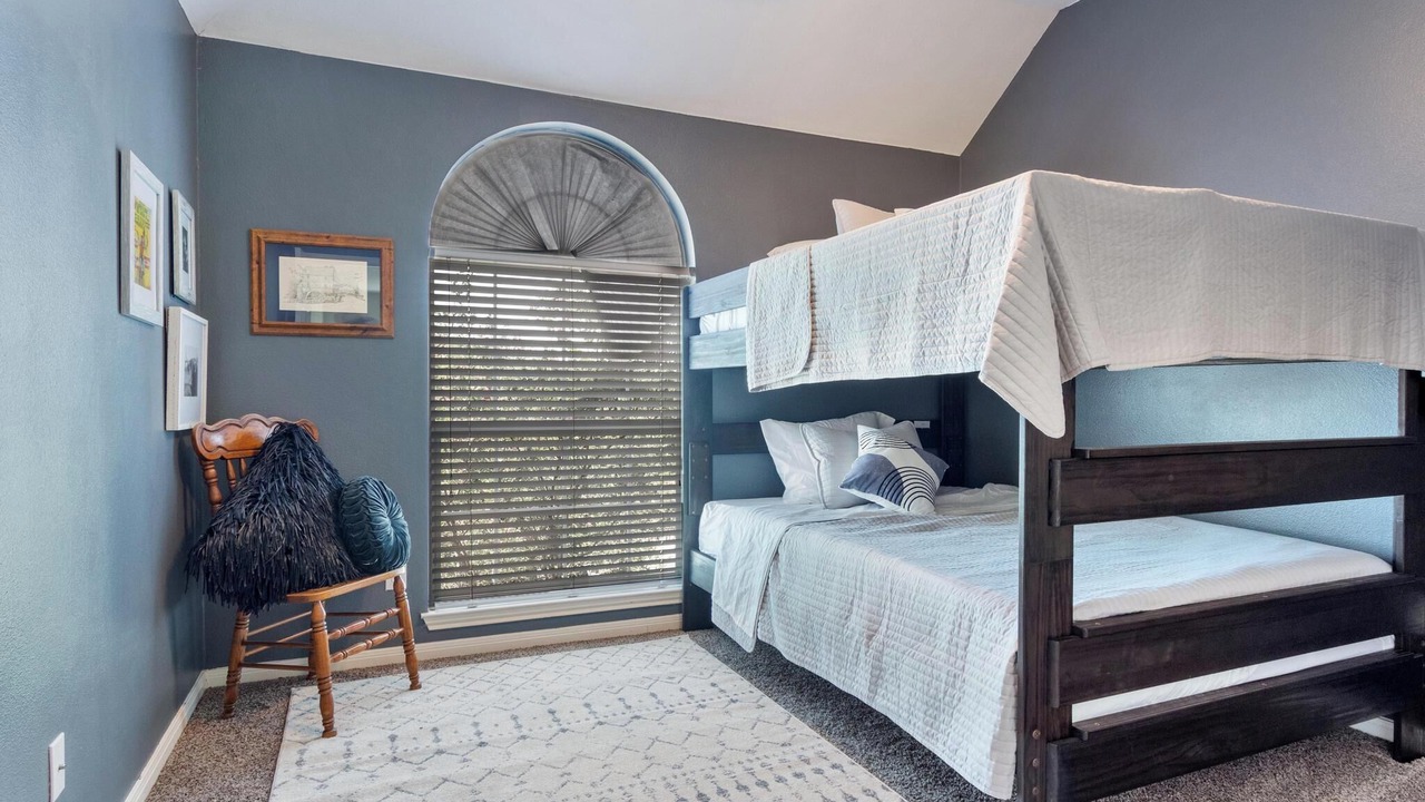 Photo of Bedroom in Manor