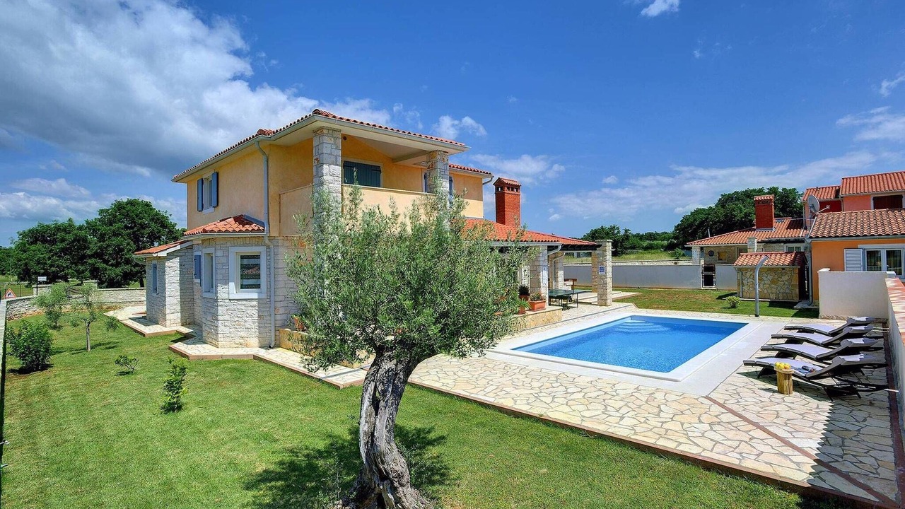 Photo of Outdoor in Gajana