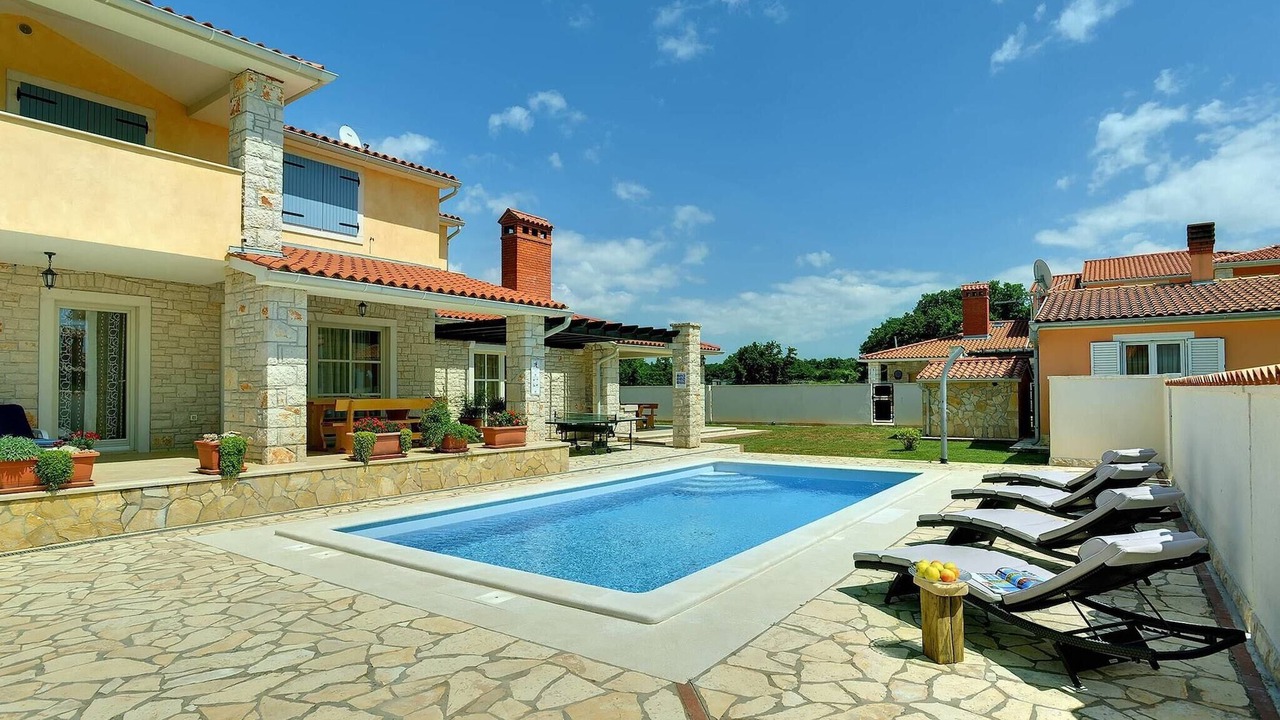 Photo of Outdoor in Gajana