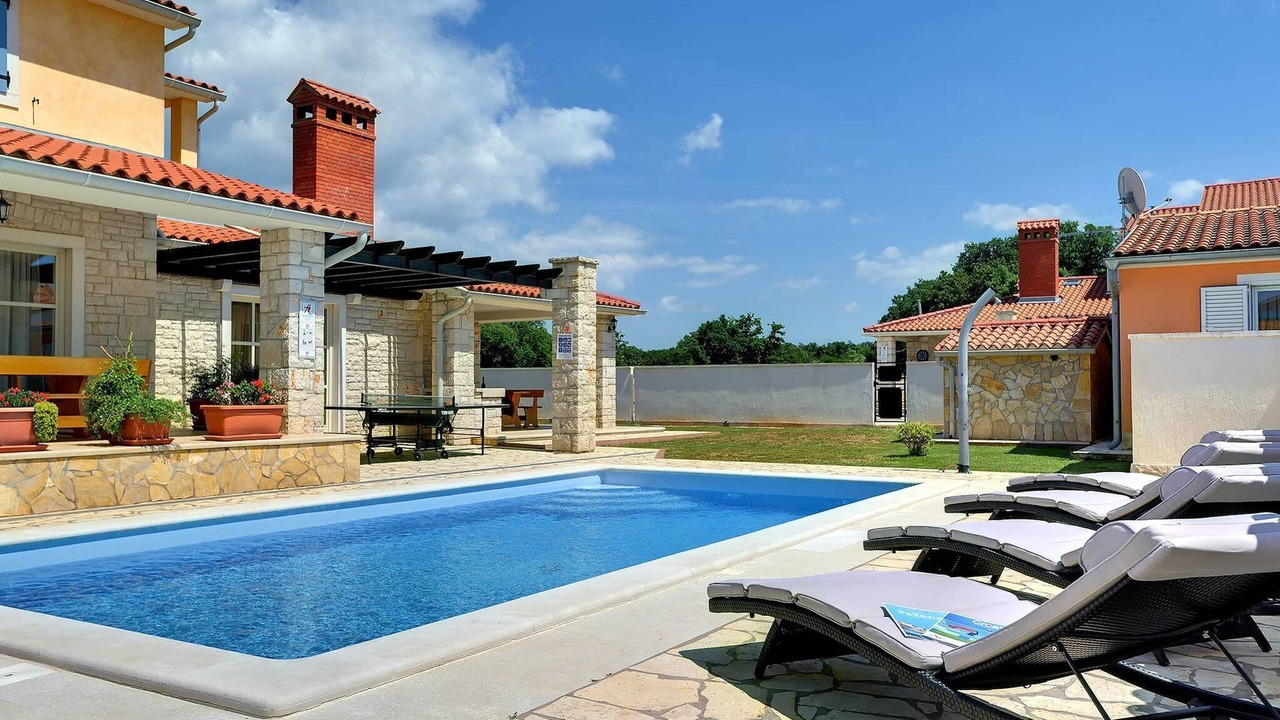 Photo of Outdoor in Gajana