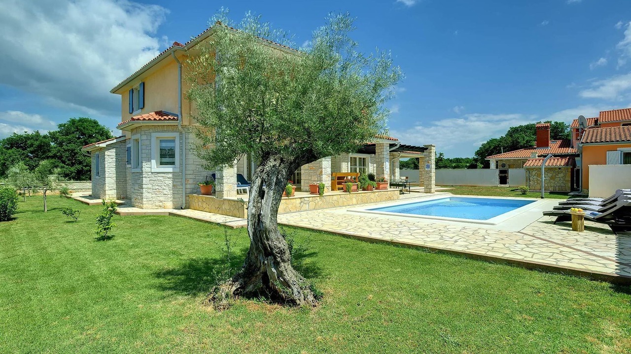 Photo of Outdoor in Gajana