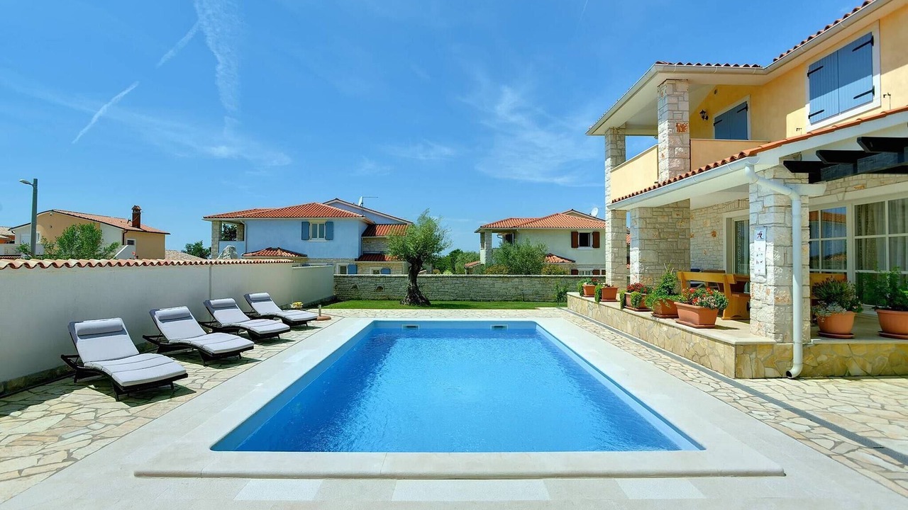 Photo of Outdoor in Gajana