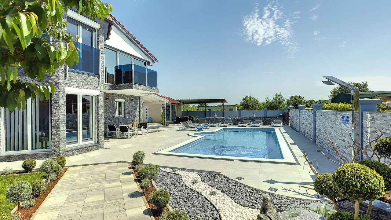 Photo of Outdoor in Valbandon