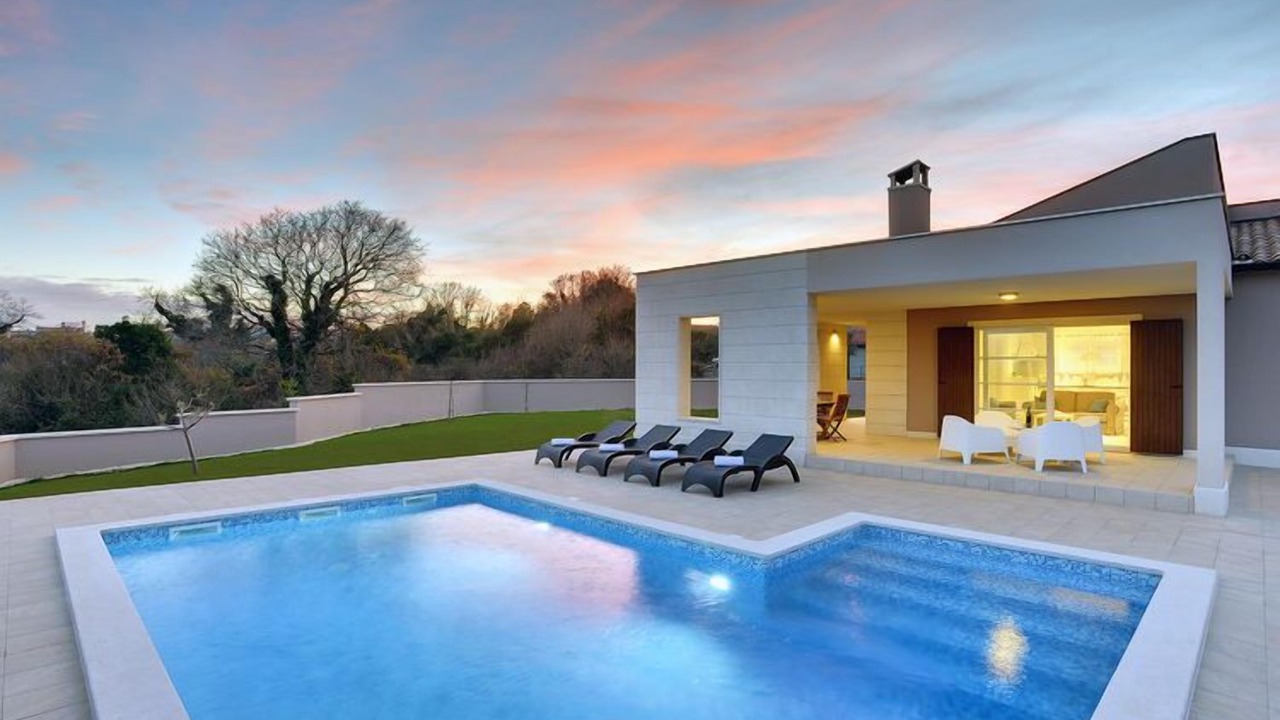 Photo of Outdoor in Kavran
