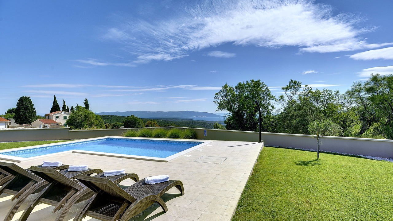 Photo of Outdoor in Kavran