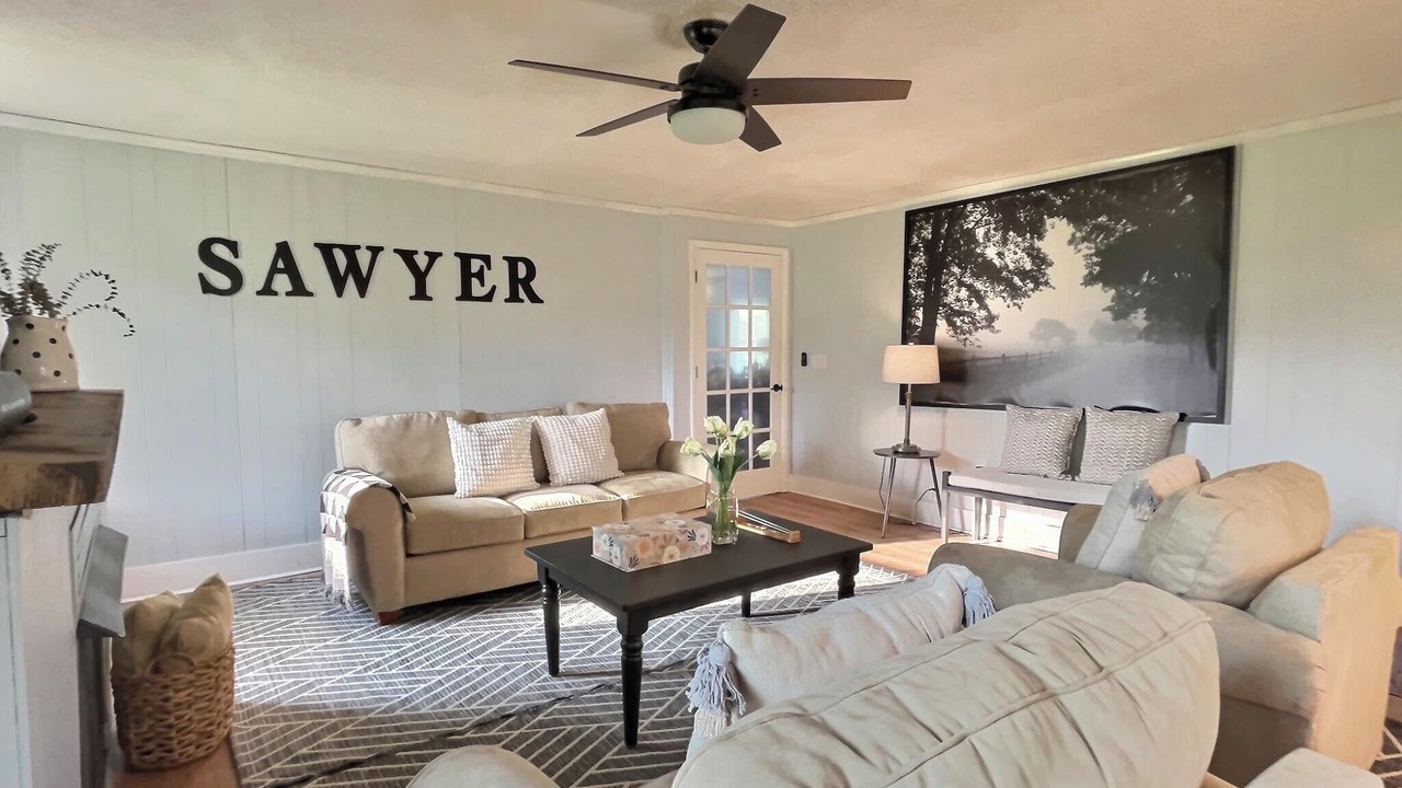 Photo of Livingroom in Sawyer