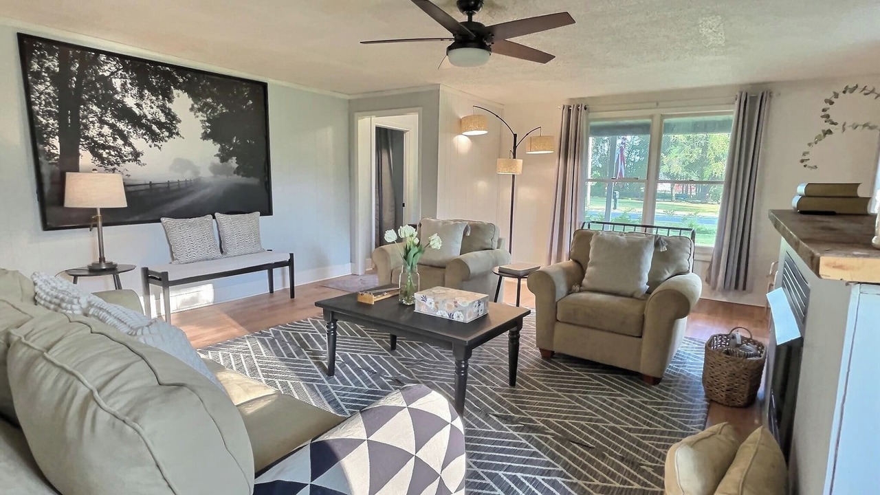 Photo of Livingroom in Sawyer