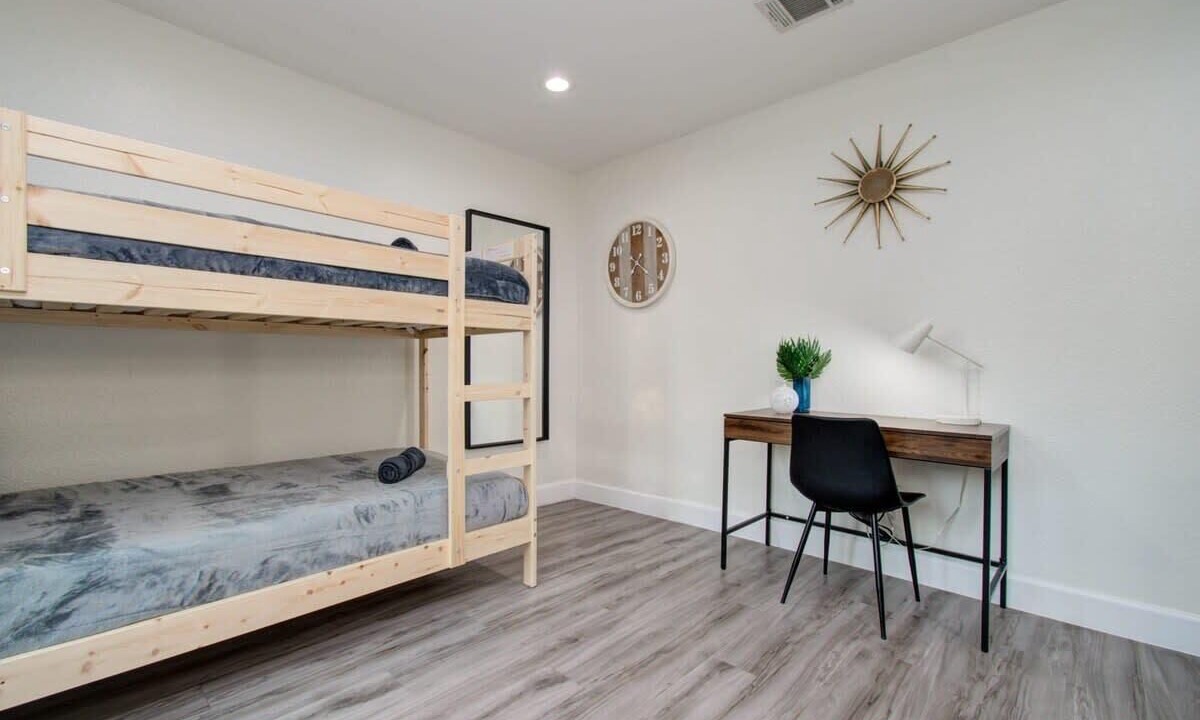 Photo of Bedroom in Friendswood