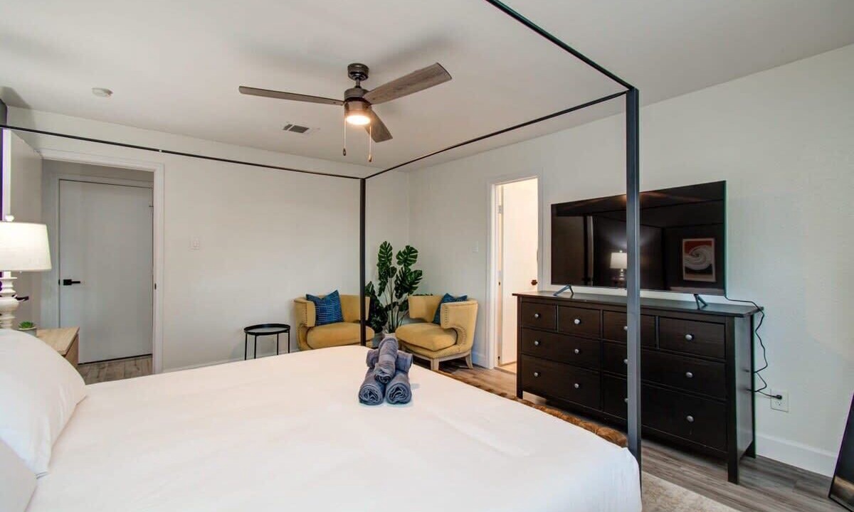 Photo of Bedroom in Friendswood