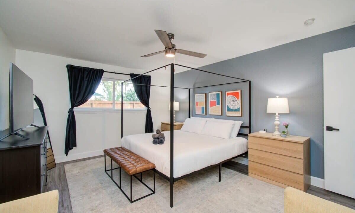 Photo of Bedroom in Friendswood