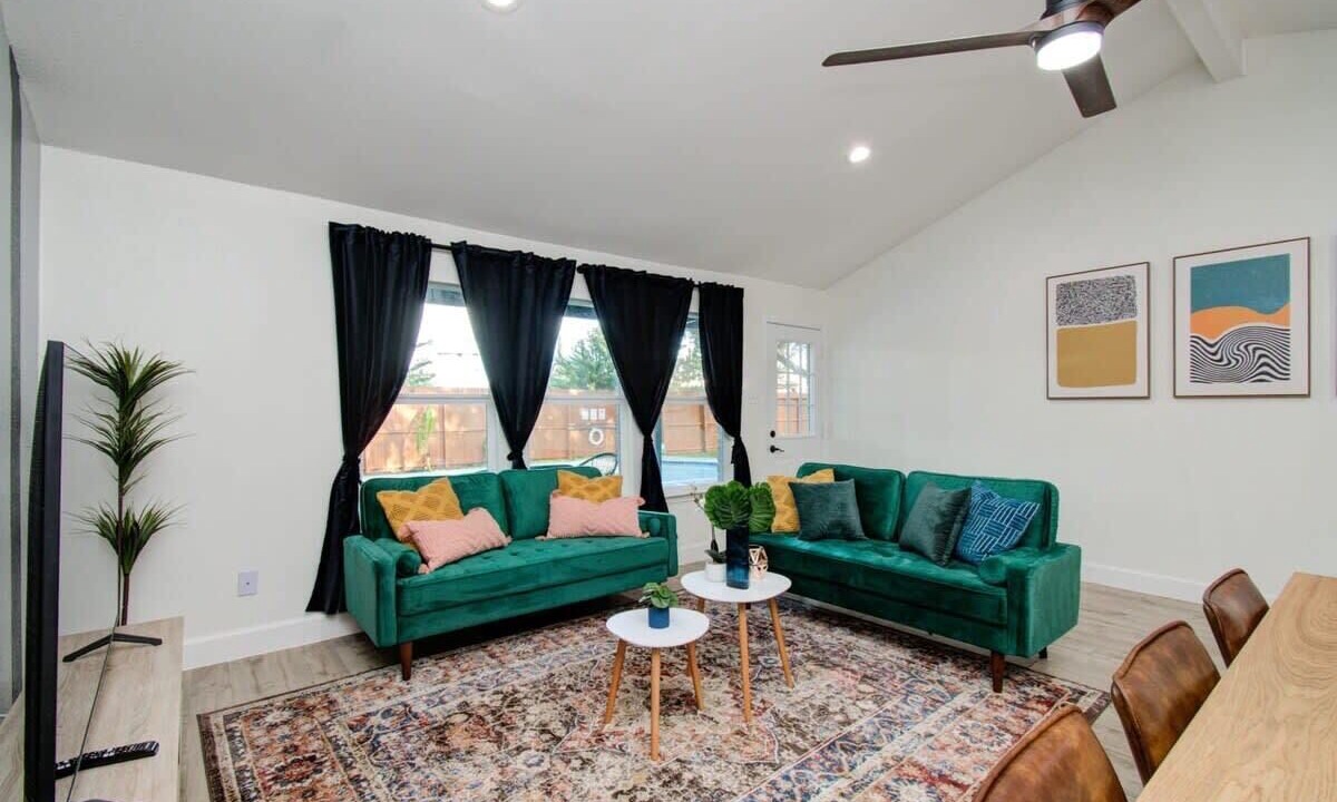 Photo of Livingroom in Friendswood
