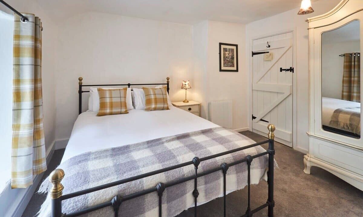 Photo of Others in Catton