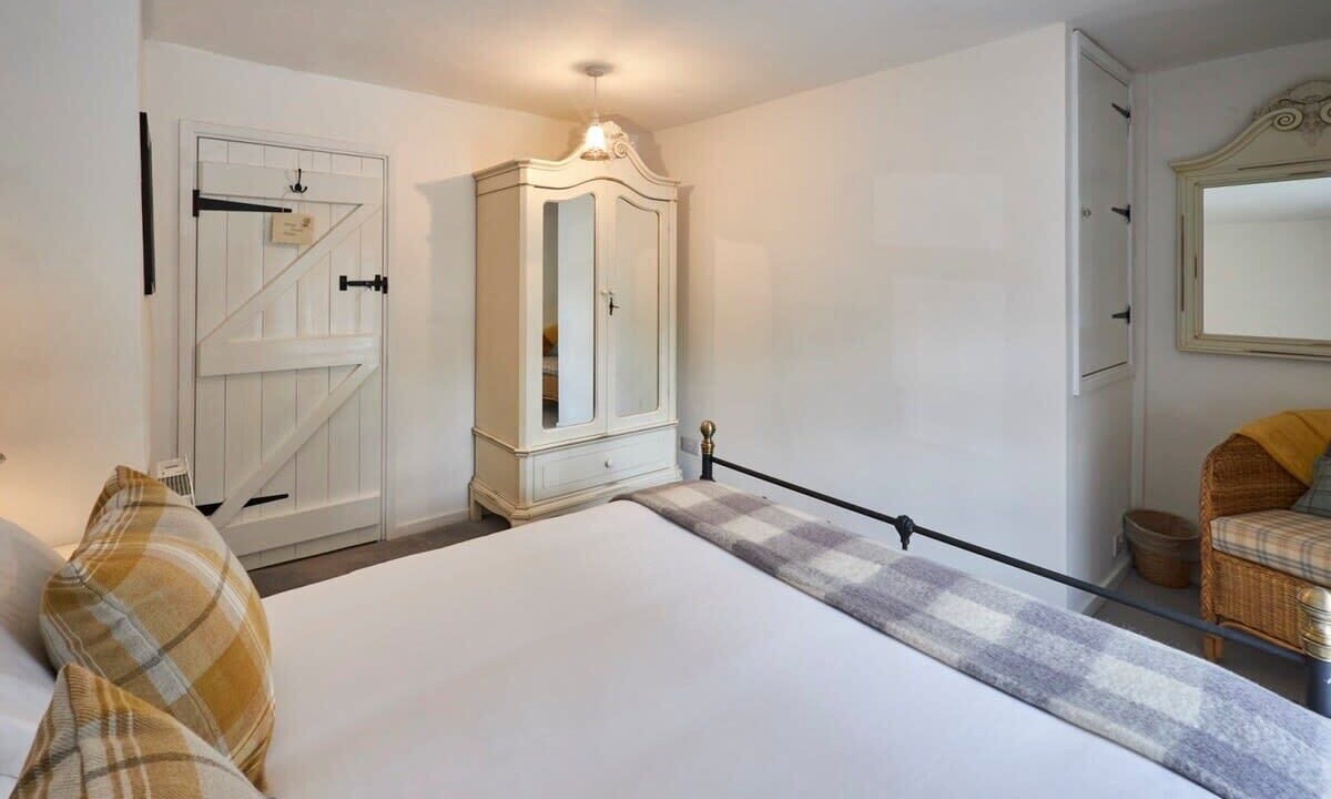 Photo of Others in Catton