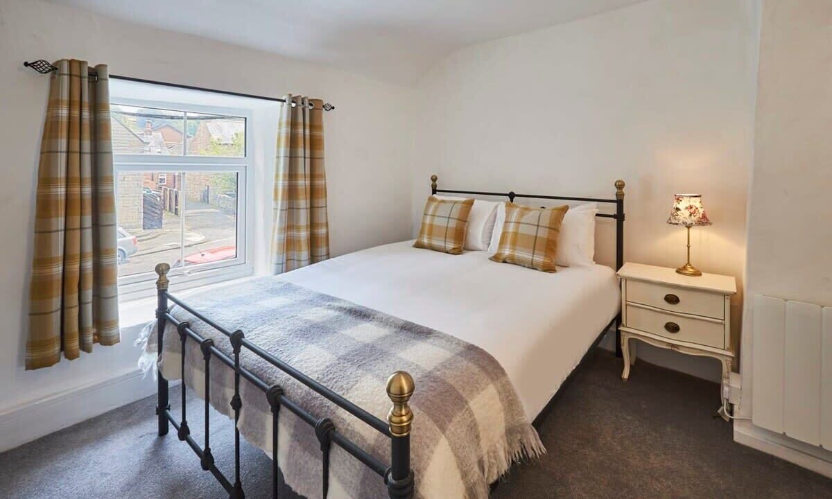 Photo of Others in Catton