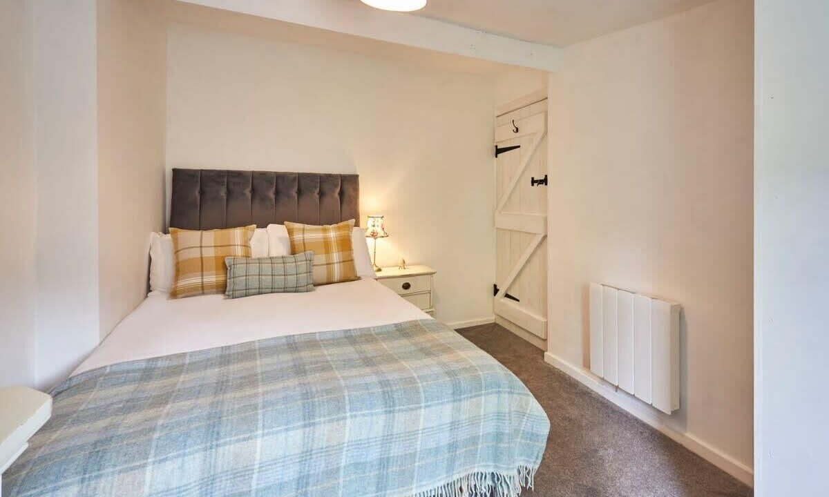 Photo of Others in Catton