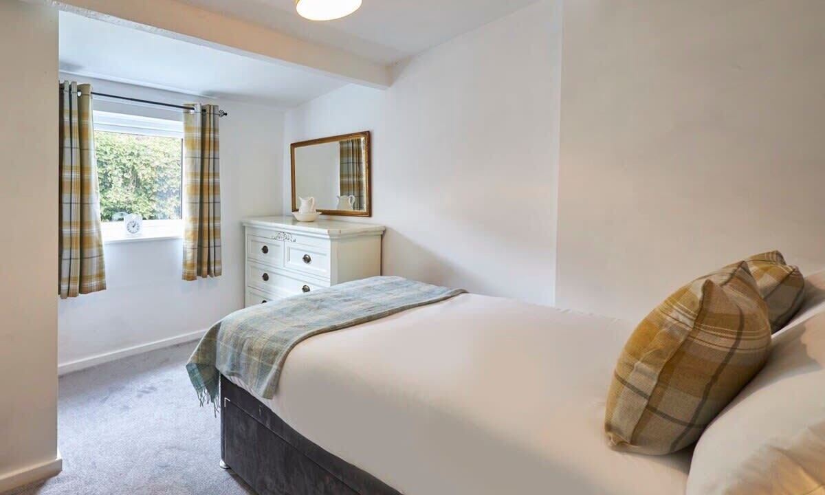 Photo of Others in Catton