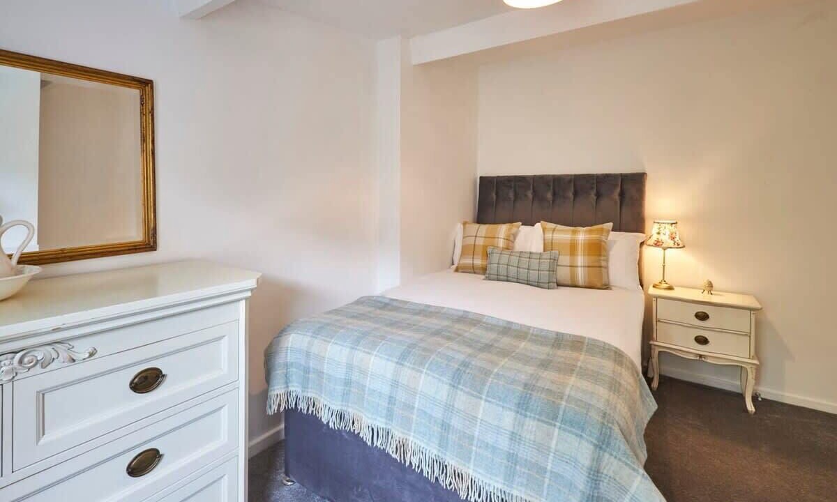 Photo of Others in Catton