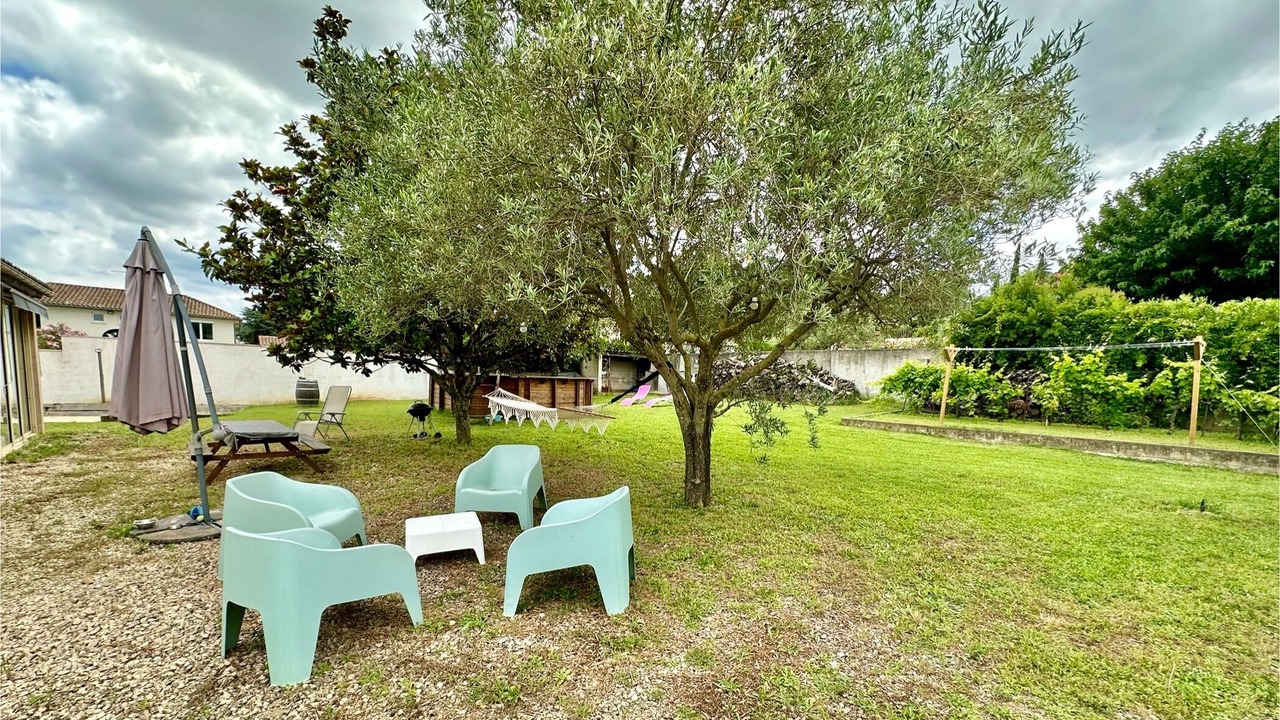 Photo of Outdoor in Pont-Saint-Esprit